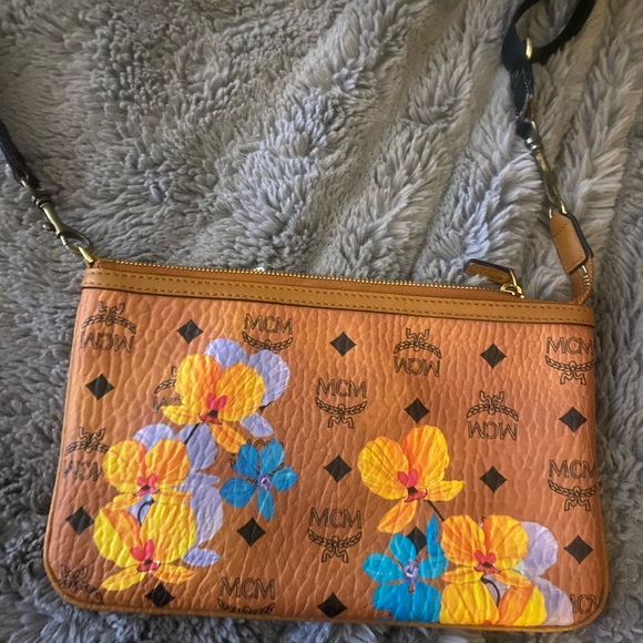 MCM •Rare• Viestos Floral Print Cognac Bag - Picture 2 of 5